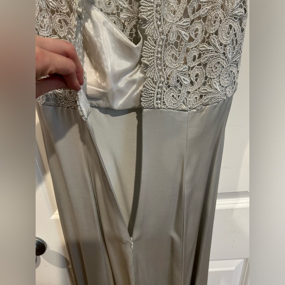 Silver evening gown - Picture 9 of 11